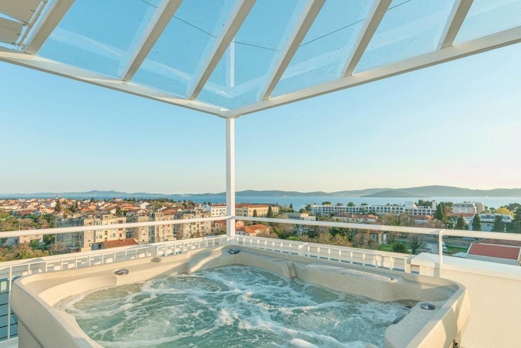 Sunset Penthouse Apartment With Jacuzzi And Seaview Zadar Eksteriør billede